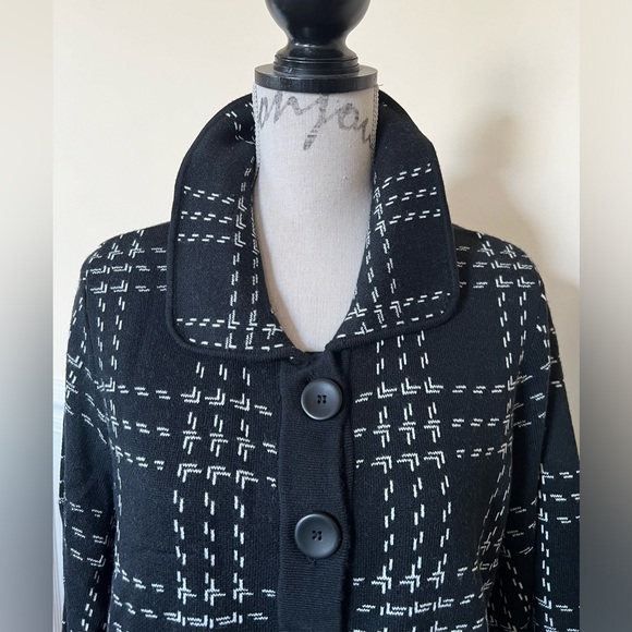 Mercer Street Studio Black & White Button Front   Stitch Motif Cardigan/Jacket. - Picture 4 of 12